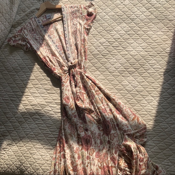 Selfie Leslie Dresses & Skirts - Selfie Leslie maxi wrap floral dress